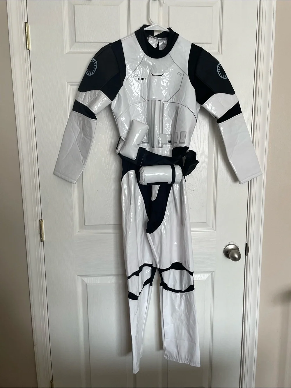 Star Wars Disney Boys size 11/12 Black & White Stormtrooper Soldier Costume